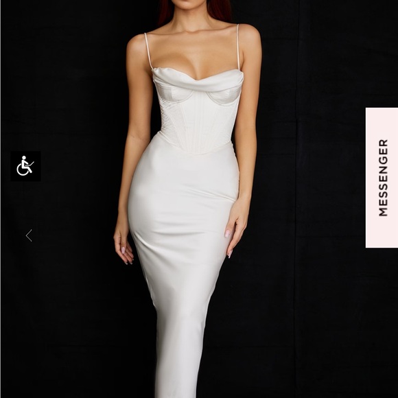 CHARMAINE House of CB 
IVORY CORSET MAXI DRESS - Picture 4 of 7